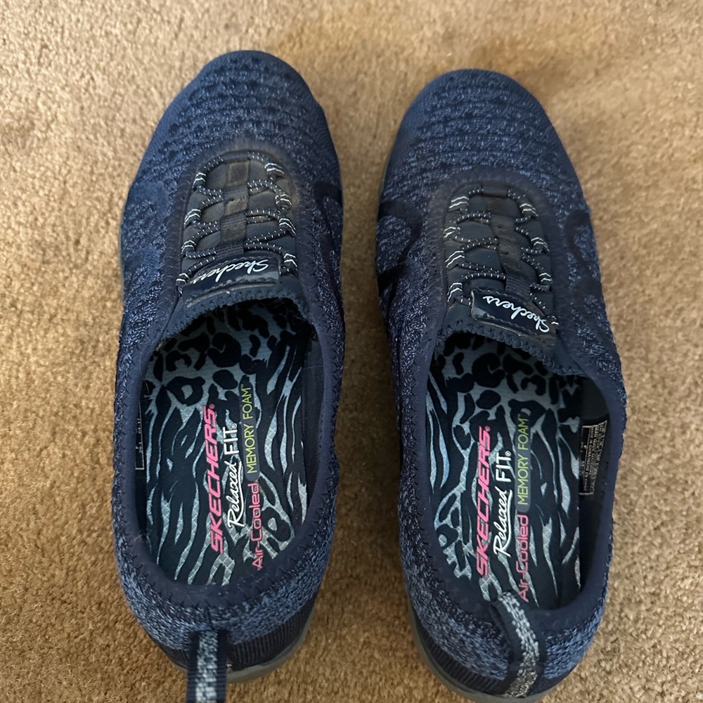 Skechers slip on sneakers. Blue. Size 8
